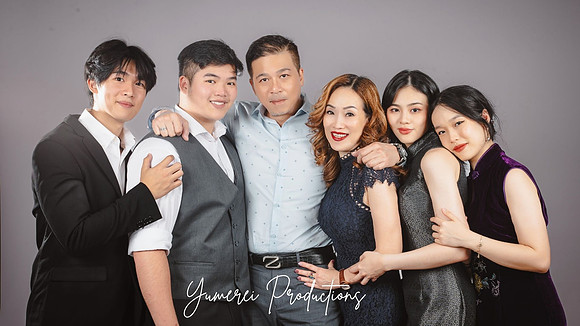 FAMILY PORTRAIT (3)